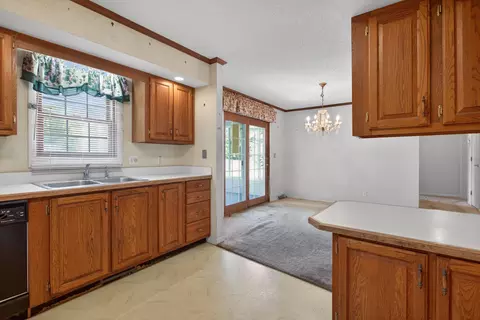 Kitchen - 3635 Hart Rd, Jackson, MI 49201 photo 3 of 3
