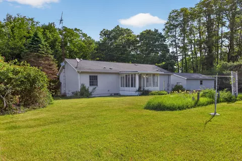 Exterior - 3635 Hart Rd, Jackson, MI 49201 photo 4 of 14