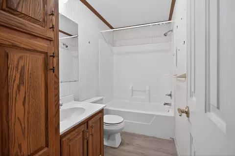 Bath - 3635 Hart Rd, Jackson, MI 49201 photo 1 of 5