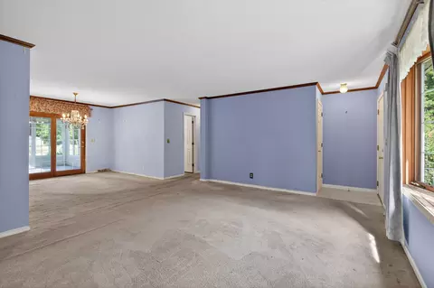 Living - 3635 Hart Rd, Jackson, MI 49201 photo 2 of 8