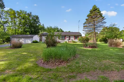 Exterior - 3635 Hart Rd, Jackson, MI 49201 photo 14 of 14
