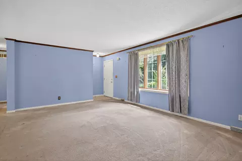 Living - 3635 Hart Rd, Jackson, MI 49201 photo 4 of 8