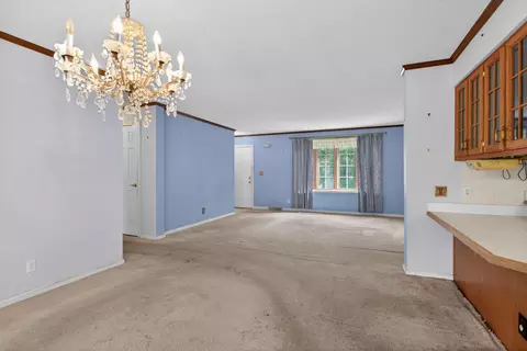 Living - 3635 Hart Rd, Jackson, MI 49201 photo 8 of 8