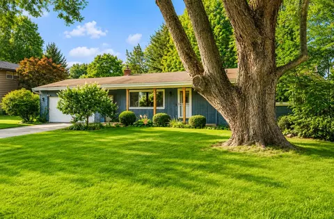 3302 Northview Dr, Kalamazoo, MI 49004