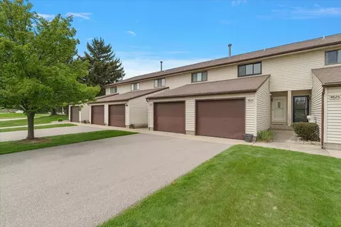 4823 Meadowview Ct, Hudsonville, MI 49426