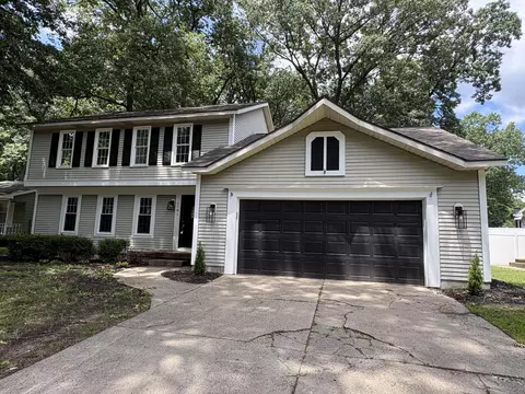 1781 Pinnacle Dr SW, Wyoming, MI 49519