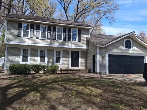 1781 Pinnacle Dr SW, Wyoming, MI 49519