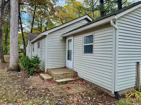 15953 152nd Ave, Spring Lake, MI 49456
