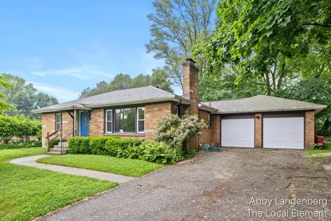450 Newberg Ave NW, Grand Rapids, MI 49504