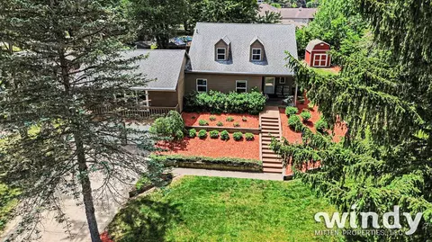 4936 Shoreview Dr, Coloma, MI 49038
