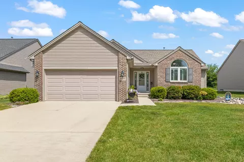 459 Marblewood Ln #66, Saline, MI 48176