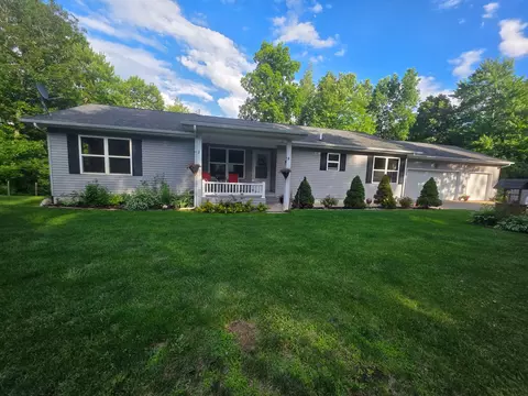 6670 Tower Lake Rd NE, Belding, MI 48809