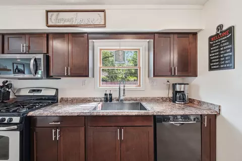 Kitchen - 825 Gerald Ave, Jackson, MI 49203 photo 1 of 1