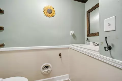 Bath - 825 Gerald Ave, Jackson, MI 49203 photo 1 of 4