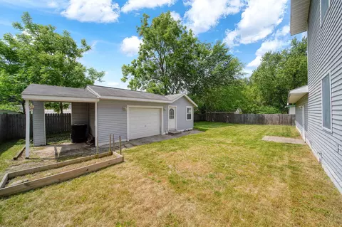 Exterior - 825 Gerald Ave, Jackson, MI 49203 photo 2 of 5