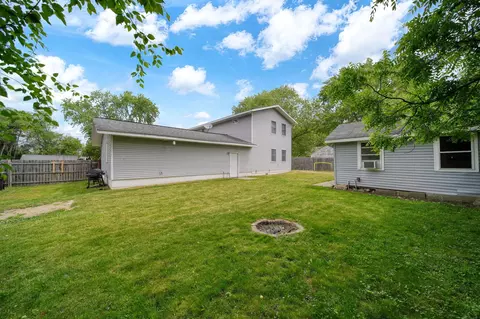 Exterior - 825 Gerald Ave, Jackson, MI 49203 photo 4 of 5