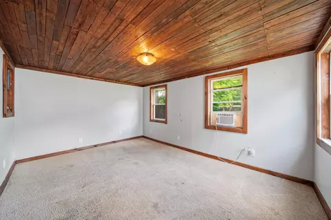 Bedroom - 825 Gerald Ave, Jackson, MI 49203 photo 5 of 5