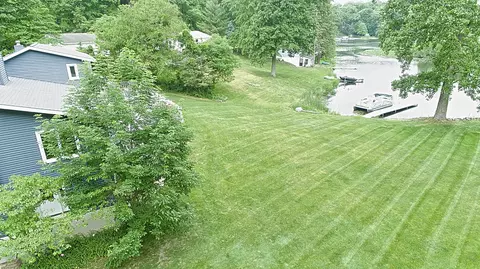 Exterior - 12111 S Sherman Lake Dr, Augusta, MI 49012 photo 3 of 4