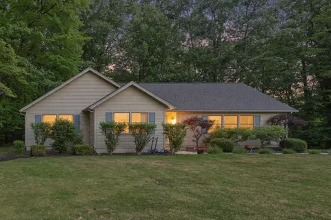 12589 Ed Berth Dr, New Buffalo, MI 49117