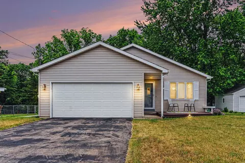 416 Dawnlee Ave, Portage, MI 49002