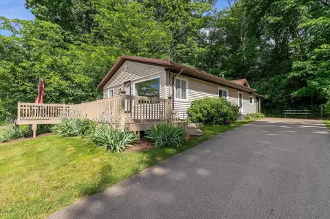 10333 Walnut Dr, Three Rivers, MI 49093