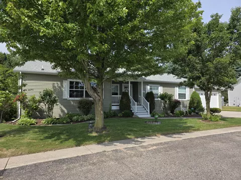 705 Peach Ln, Fremont, MI 49412