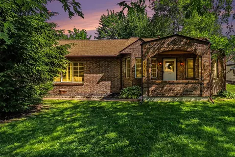 33700 Beechwood St, Westland, MI 48185