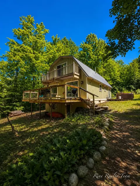 7035 Campbell Rd SE, Fife Lake, MI 49633