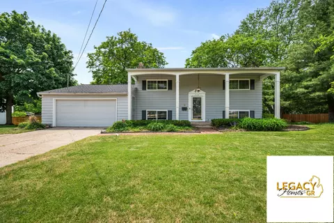 1646 Rose Pkwy SE, Grand Rapids, MI 49506