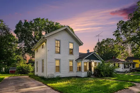307 E State St, Vicksburg, MI 49097
