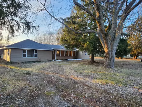 13799 8th Ave, Marne, MI 49435