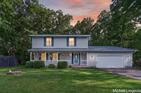 3325 S Riverwood Dr, Twin Lake, MI 49457