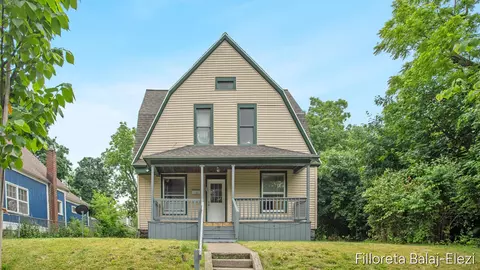 714 Adams St SE, Grand Rapids, MI 49507