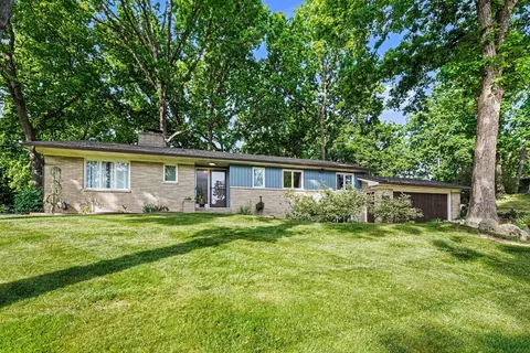 5236 Ridgebrook Dr, Portage, MI 49002