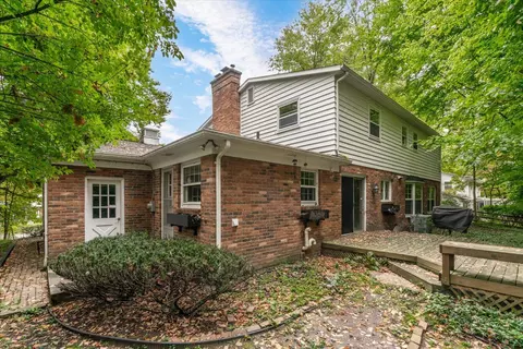 587 Lodge Ln, Kalamazoo, MI 49009