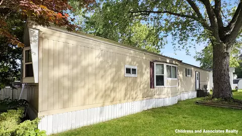 360 N Sword St SW, Grand Rapids, MI 49548