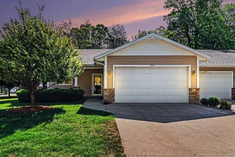 1240 Blue Heron Dr, Ludington, MI 49431