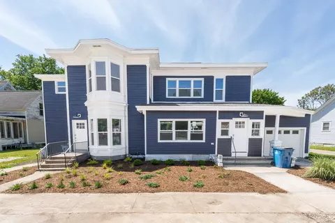 18 Franklin St, Hartford, MI 49057