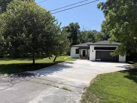1810 Leonard St NW, Grand Rapids, MI 49534