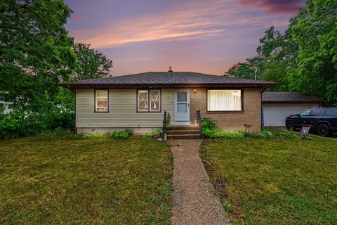 4761 Grantwood Ave SE, Kentwood, MI 49508