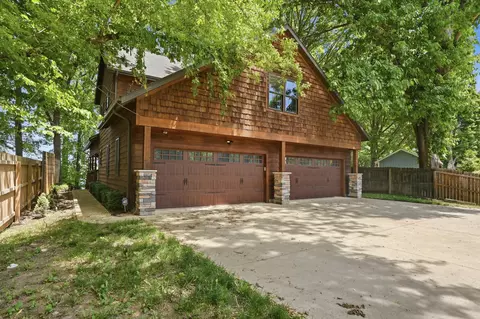 17812 Arnwine Dr, Vandalia, MI 49095
