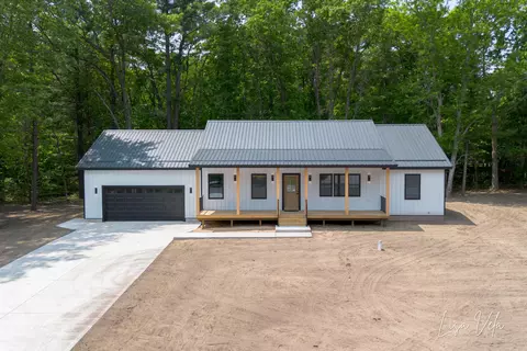 5527 E Samantha Ln, Twin Lake, MI 49457