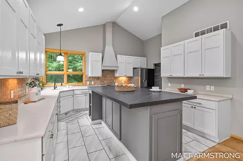 Kitchen - 2135 Hilltop View Dr, Dorr, MI 49323 photo 2 of 3