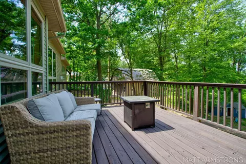 Exterior - 2135 Hilltop View Dr, Dorr, MI 49323 photo 3 of 12