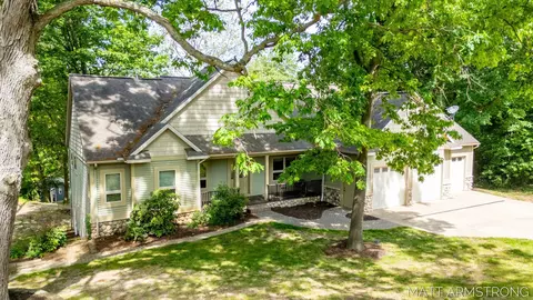 Exterior - 2135 Hilltop View Dr, Dorr, MI 49323 photo 6 of 12