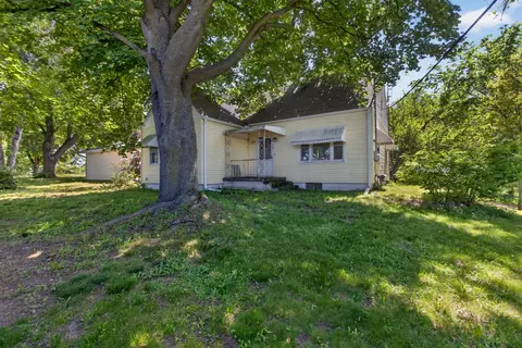 Exterior - 2627 Cooper St, Jackson, MI 49201 photo 5 of 10