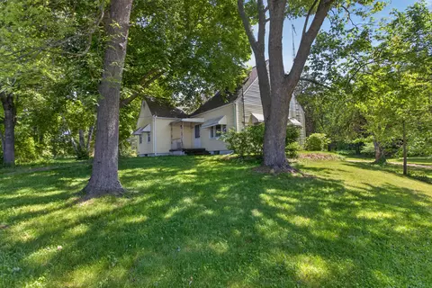 Exterior - 2627 Cooper St, Jackson, MI 49201 photo 4 of 10