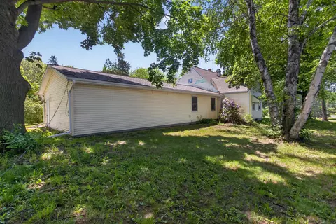 Exterior - 2627 Cooper St, Jackson, MI 49201 photo 7 of 10