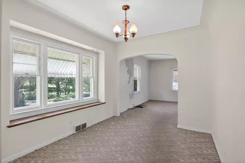Living - 2627 Cooper St, Jackson, MI 49201 photo 5 of 9