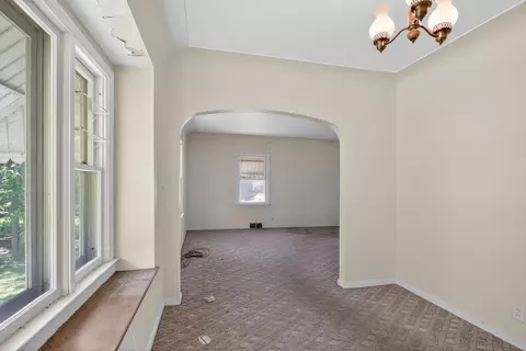 Living - 2627 Cooper St, Jackson, MI 49201 photo 6 of 9